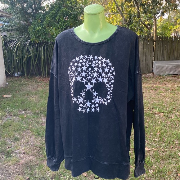 Fantastic Fawn Distressed Skull Print Sweatshirt Women’s oversized Size L - Picture 2 of 12